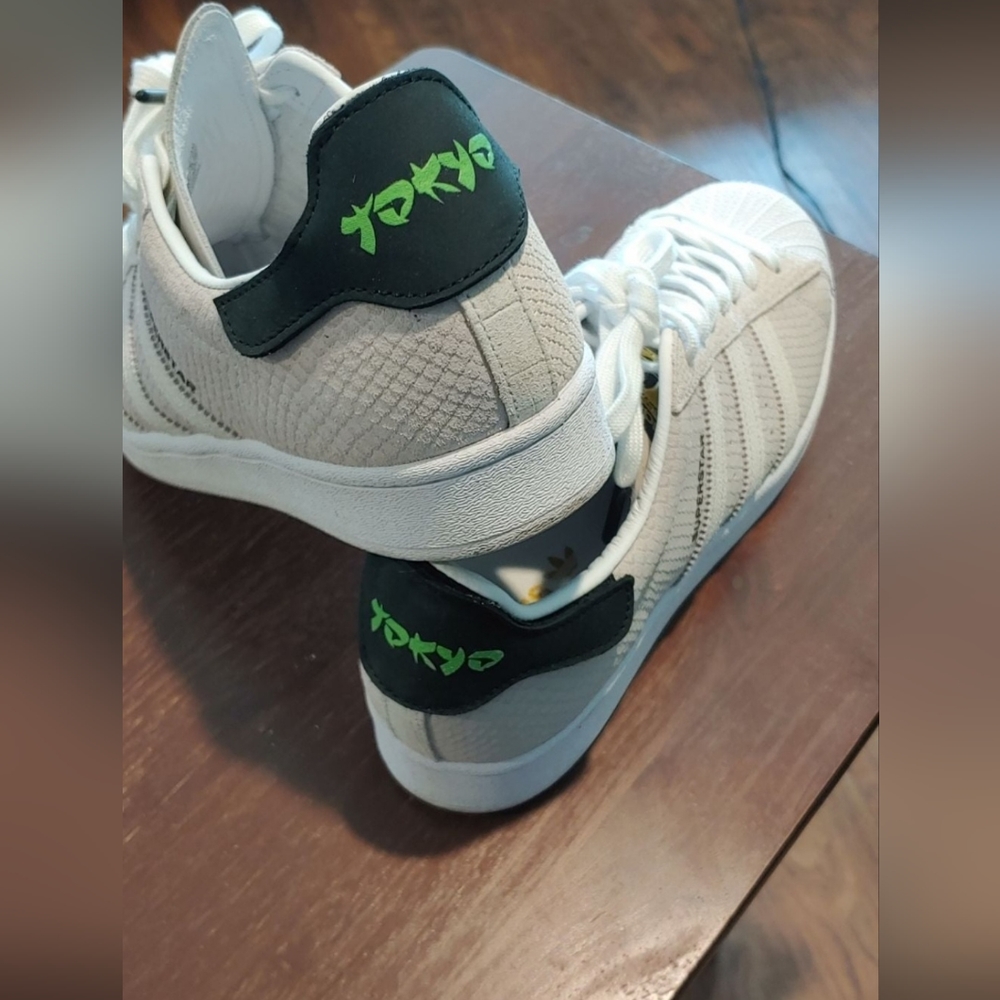 Adidas Superstar Cities Series Sneaker, Men's Size 9